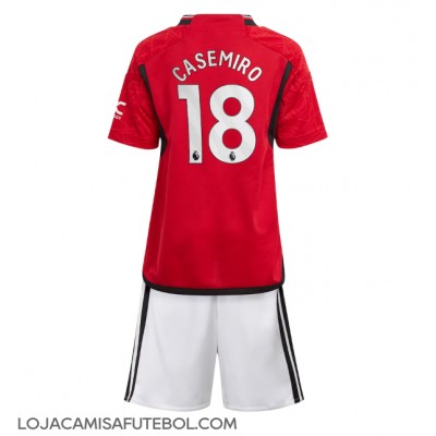 Camisa de Futebol Manchester United Casemiro #18 Equipamento Principal Infantil 2023-24 Manga Curta (+ Calças curtas)